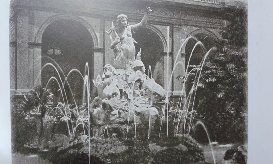 Fontana della Sirena Partenope, en Nápoles